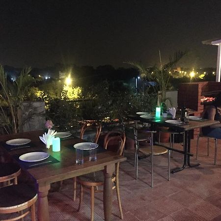 Mykonos Guest House And Spa Nuova Delhi Esterno foto