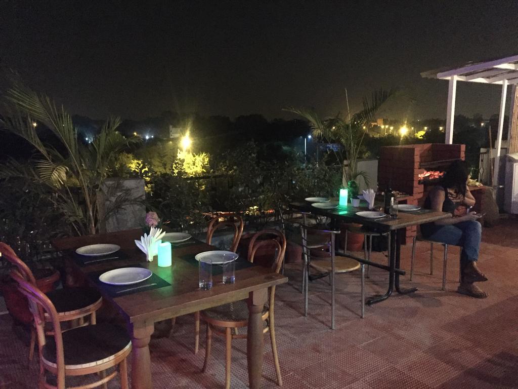 Mykonos Guest House And Spa Nuova Delhi Esterno foto